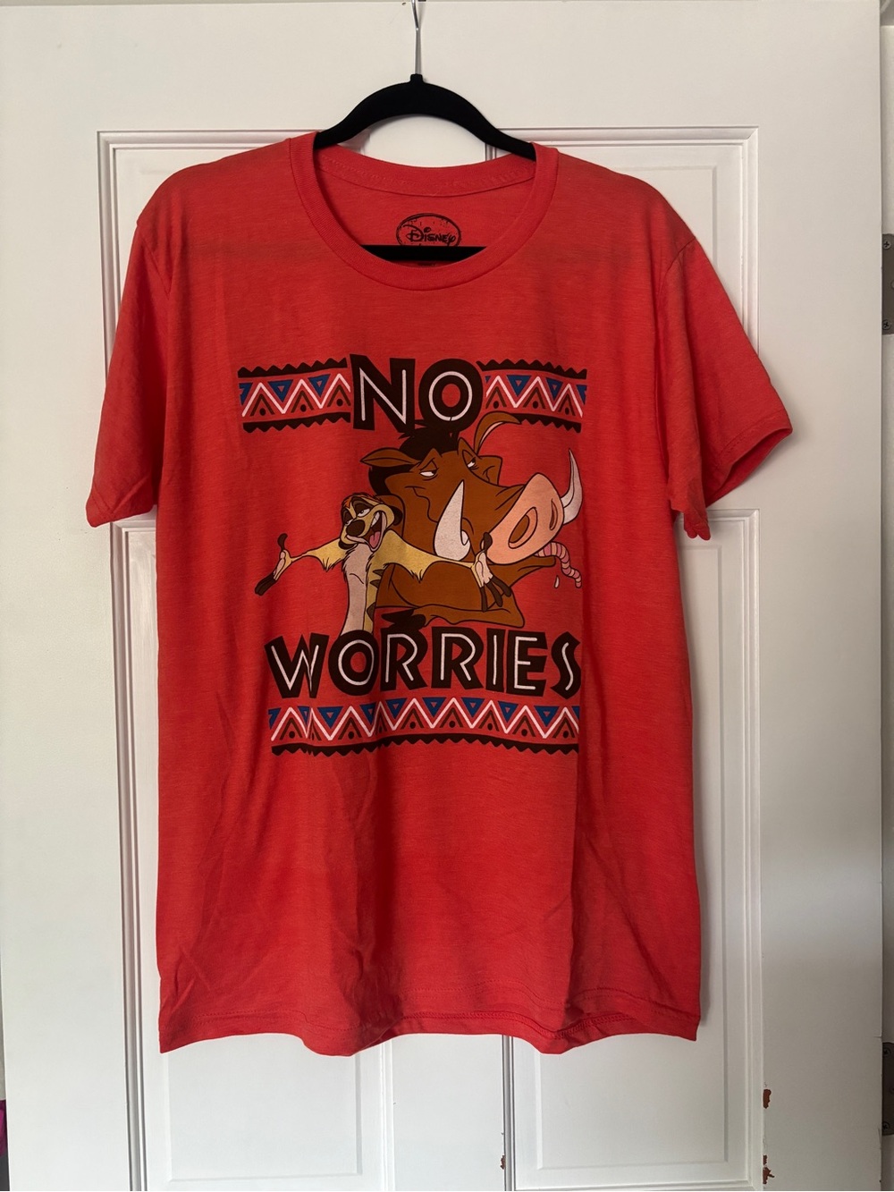 Disney The Lion King 'No Worries' Tee - Red